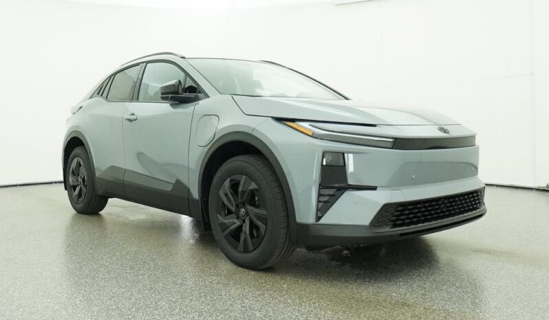 
								2026 Toyota C-HR SE AWD full									