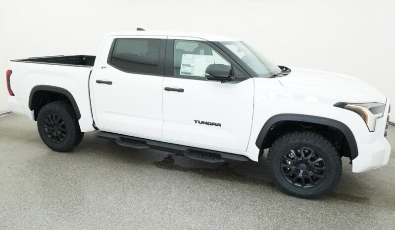 
								2026 Toyota Tundra SR5 4WD CrewMax full									