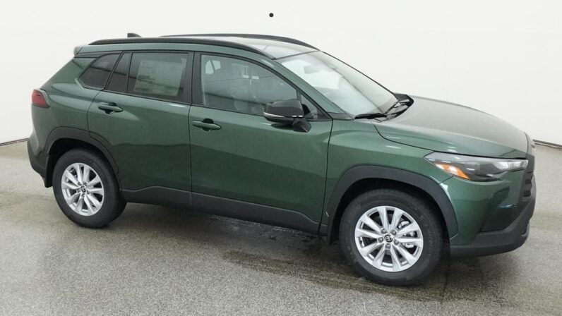 
								2026 Toyota Corolla Cross LE FWD full									