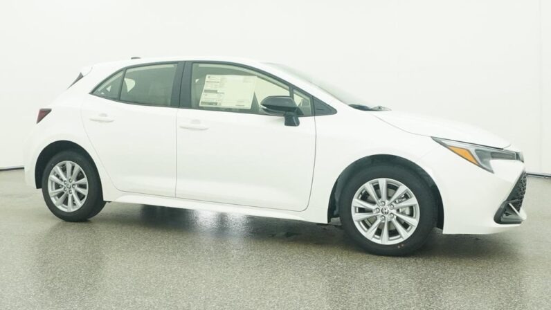 
								2026 Toyota Corolla Hatchback SE FWD full									