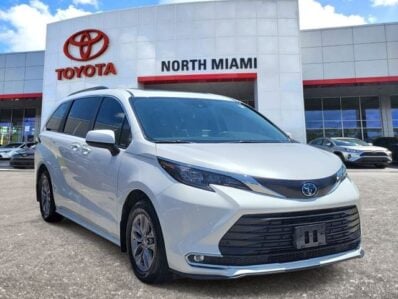 2024 Toyota Sienna XLE Front-Wheel Drive