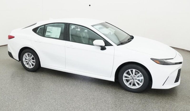 
								2026 Toyota Camry LE FWD full									