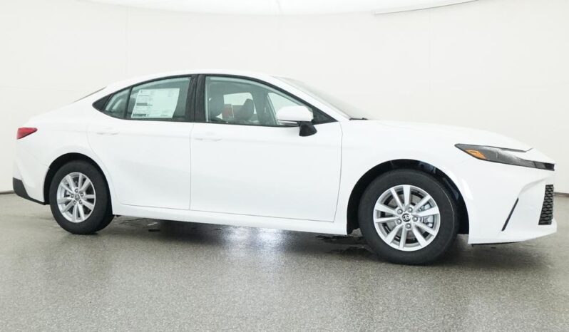 
								2026 Toyota Camry LE FWD full									