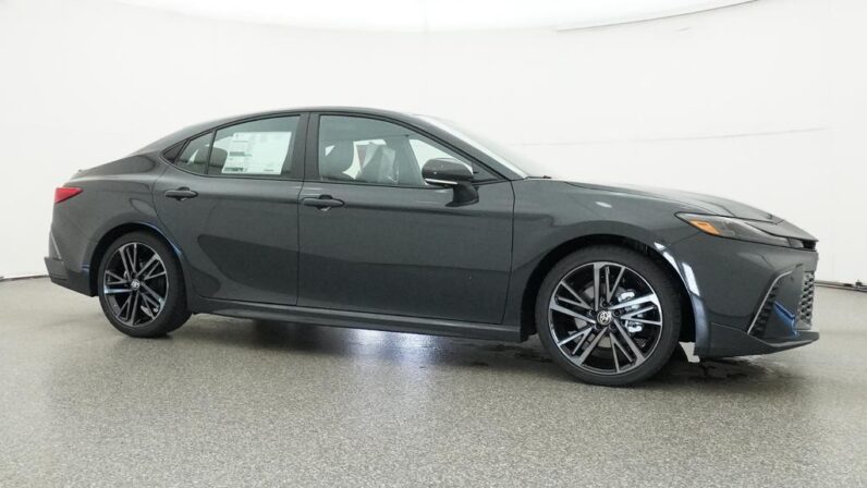 
								2026 Toyota Camry XSE FWD full									