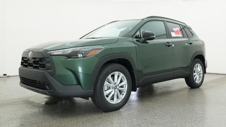 
								2026 Toyota Corolla Cross LE FWD full									