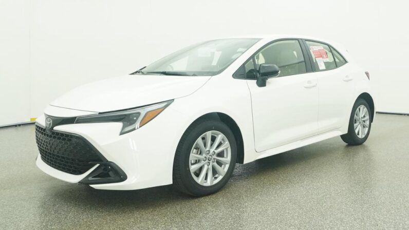 
								2026 Toyota Corolla Hatchback SE FWD full									