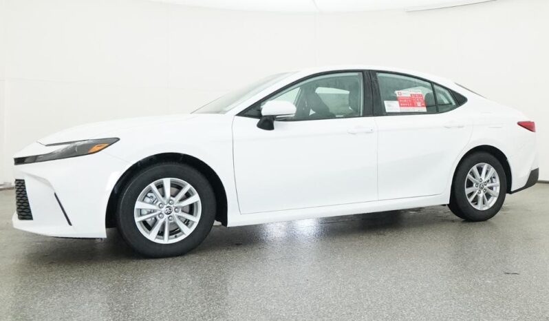 
								2026 Toyota Camry LE FWD full									