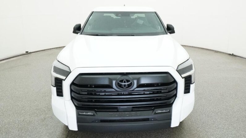 
								2026 Toyota Tundra SR5 4WD CrewMax full									