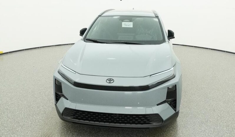 
								2026 Toyota C-HR SE AWD full									