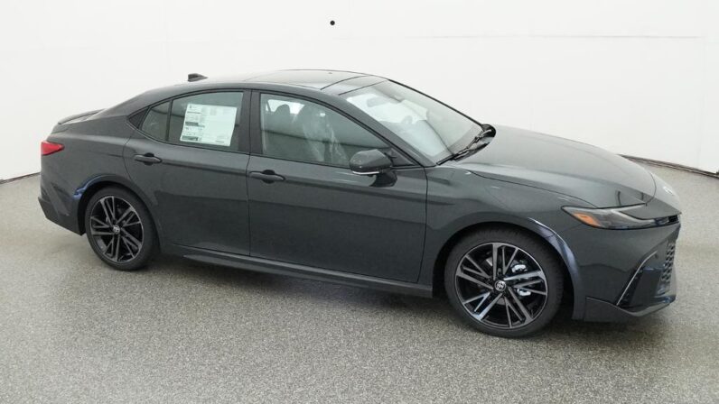 
								2026 Toyota Camry XSE FWD full									