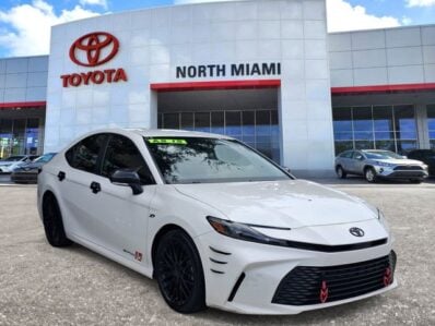 2025 Toyota Camry SE Front-Wheel Drive