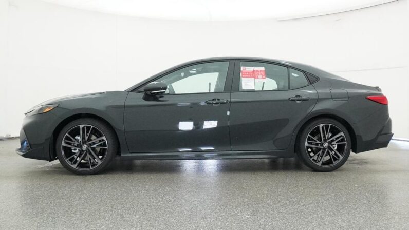 
								2026 Toyota Camry XSE FWD full									