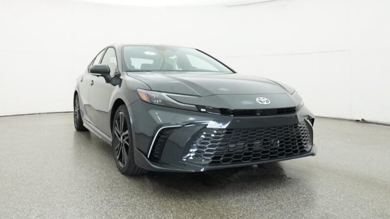 
								2026 Toyota Camry XSE FWD full									