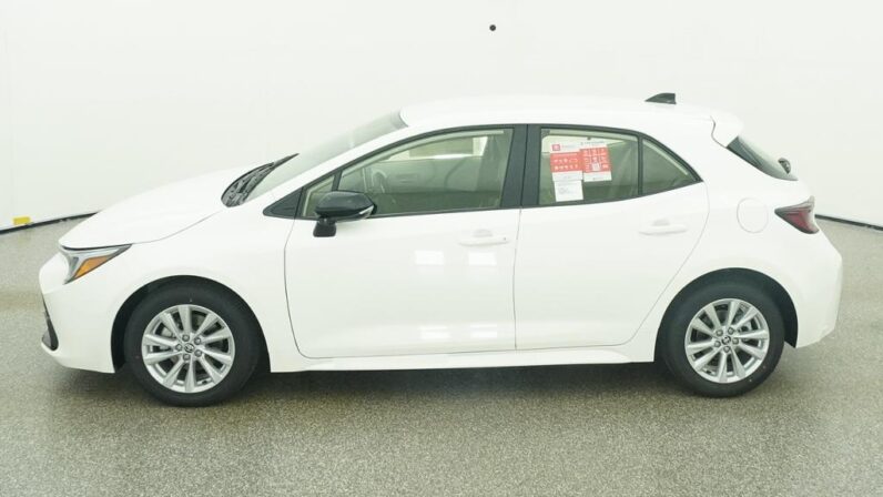 
								2026 Toyota Corolla Hatchback SE FWD full									
