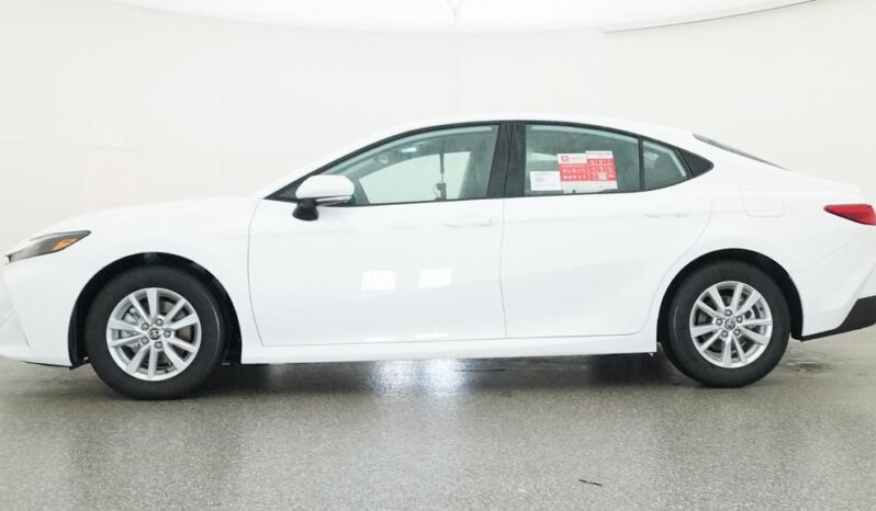 
								2026 Toyota Camry LE FWD full									