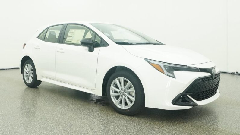 
								2026 Toyota Corolla Hatchback SE FWD full									