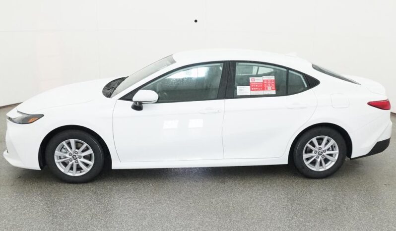 
								2026 Toyota Camry LE FWD full									