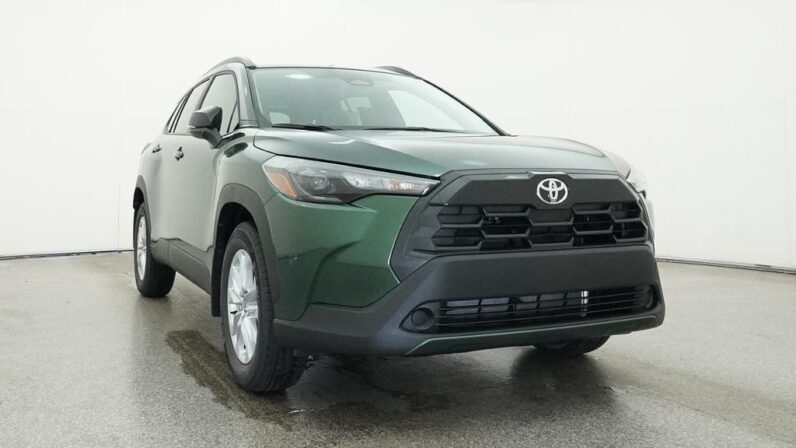 
								2026 Toyota Corolla Cross LE FWD full									