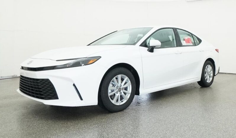 
								2026 Toyota Camry LE FWD full									