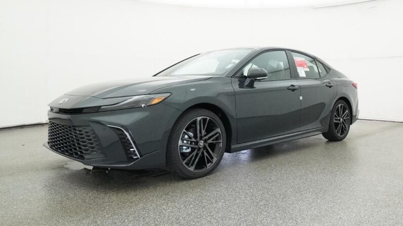 
								2026 Toyota Camry XSE FWD full									