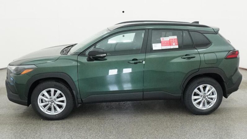 
								2026 Toyota Corolla Cross LE FWD full									