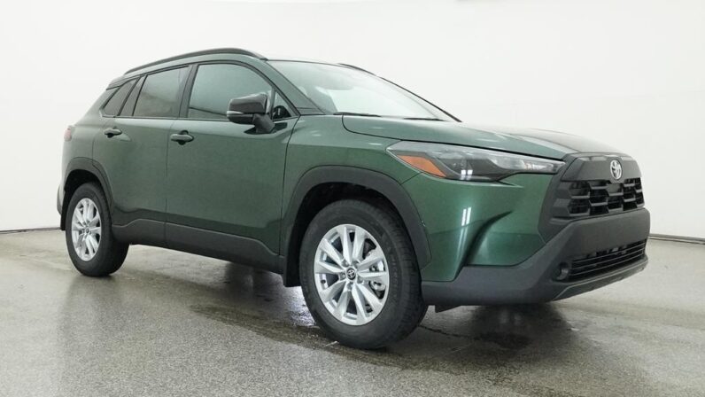 
								2026 Toyota Corolla Cross LE FWD full									