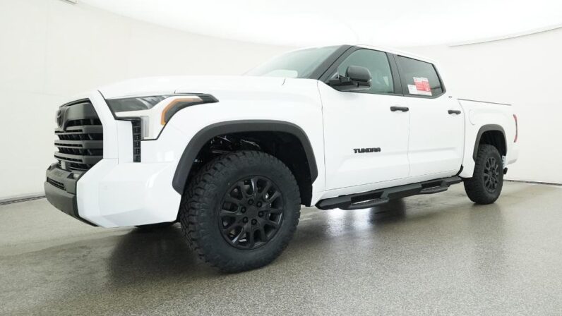 
								2026 Toyota Tundra SR5 4WD CrewMax full									