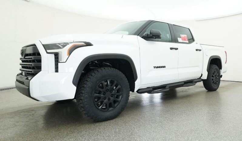 
								2026 Toyota Tundra SR5 4WD CrewMax full									