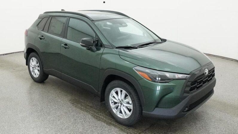 
								2026 Toyota Corolla Cross LE FWD full									