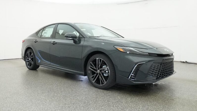 
								2026 Toyota Camry XSE FWD full									