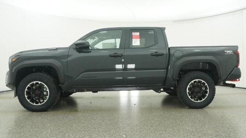 
								2026 Toyota Tacoma i-FORCE MAX TRD Off-Road 4WD Double Cab full									