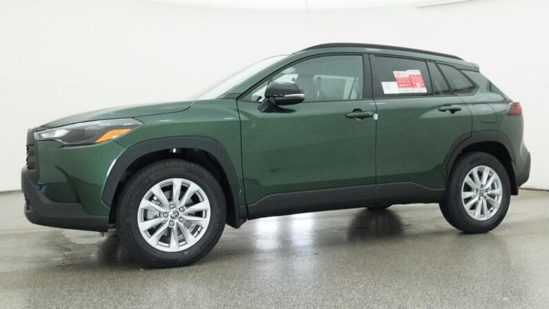 
								2026 Toyota Corolla Cross LE FWD full									